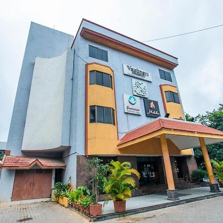 Hotel Oyo 18762 Vaishnavi Residency Bangalore Exterior foto
