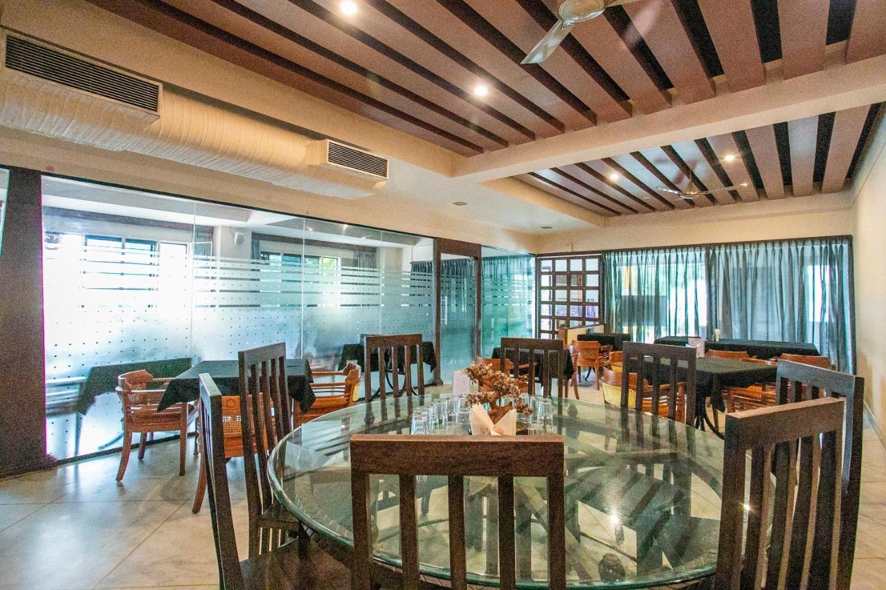 Hotel Oyo 18762 Vaishnavi Residency Bangalore Exterior foto