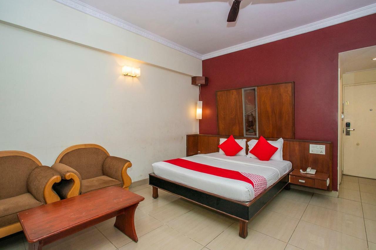 Hotel Oyo 18762 Vaishnavi Residency Bangalore Exterior foto